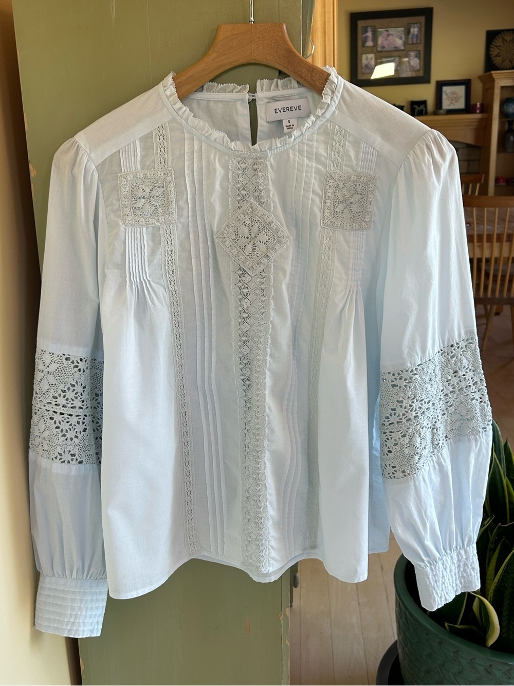 Evereve Victorian Pintuck Crochet Lace Detail Pale Blue Blouse Boho Size S EUC - Picture 16 of 16